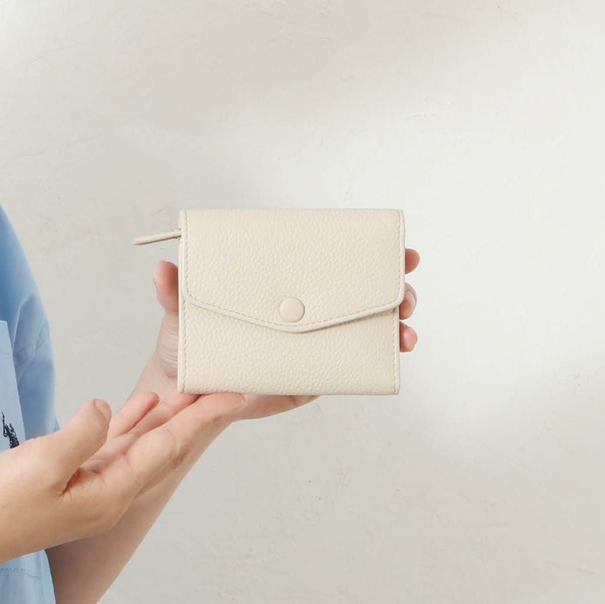 レザーレター型ウォレットの商品ページ|ポルカポルカ