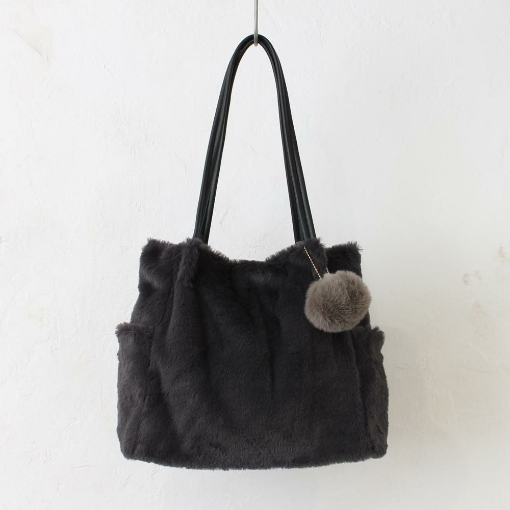 チャコールグレー