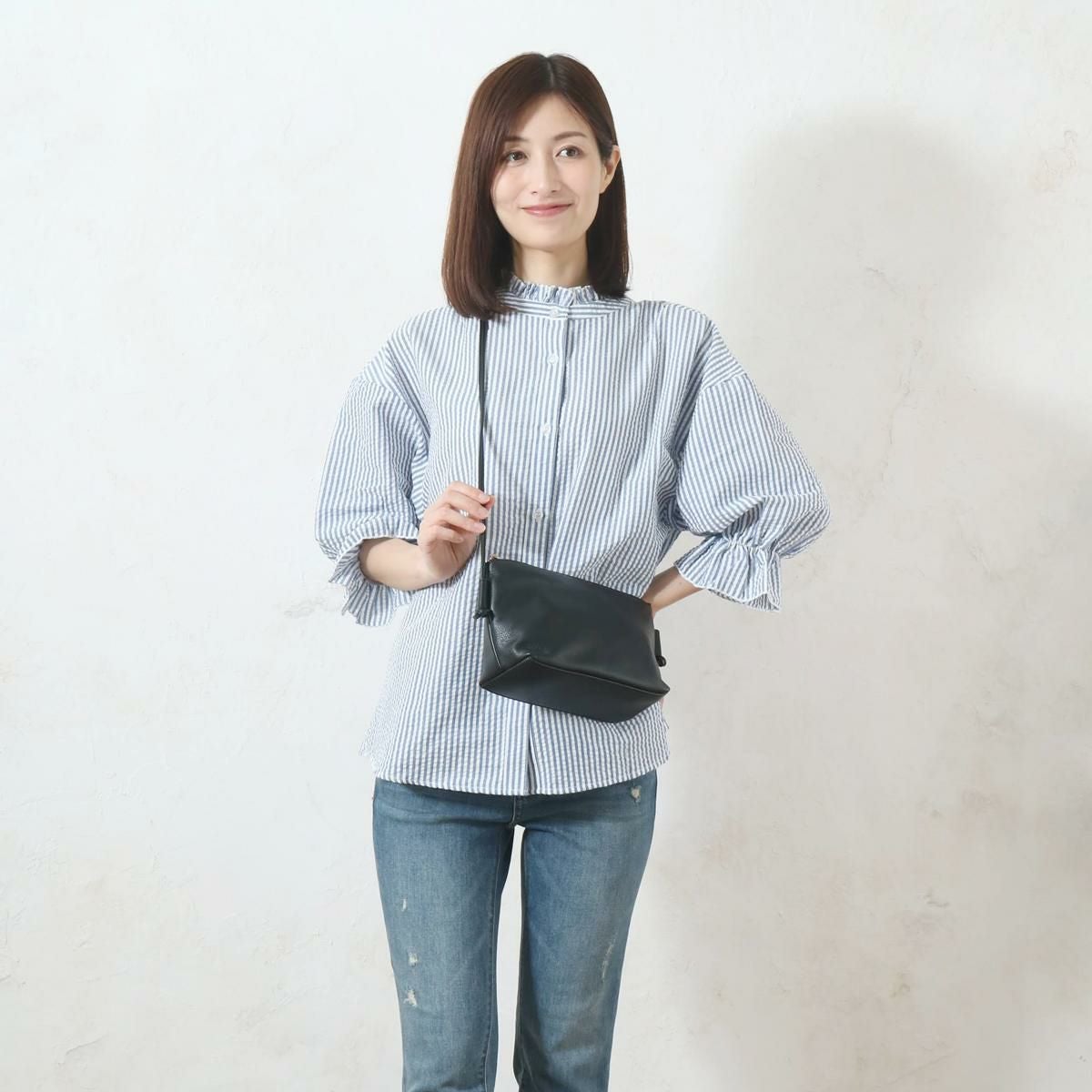 ホルターカットプルオーバー LADYMADE（レディメイド）｜ 2WAYベルトスクエアショルダーバッグ