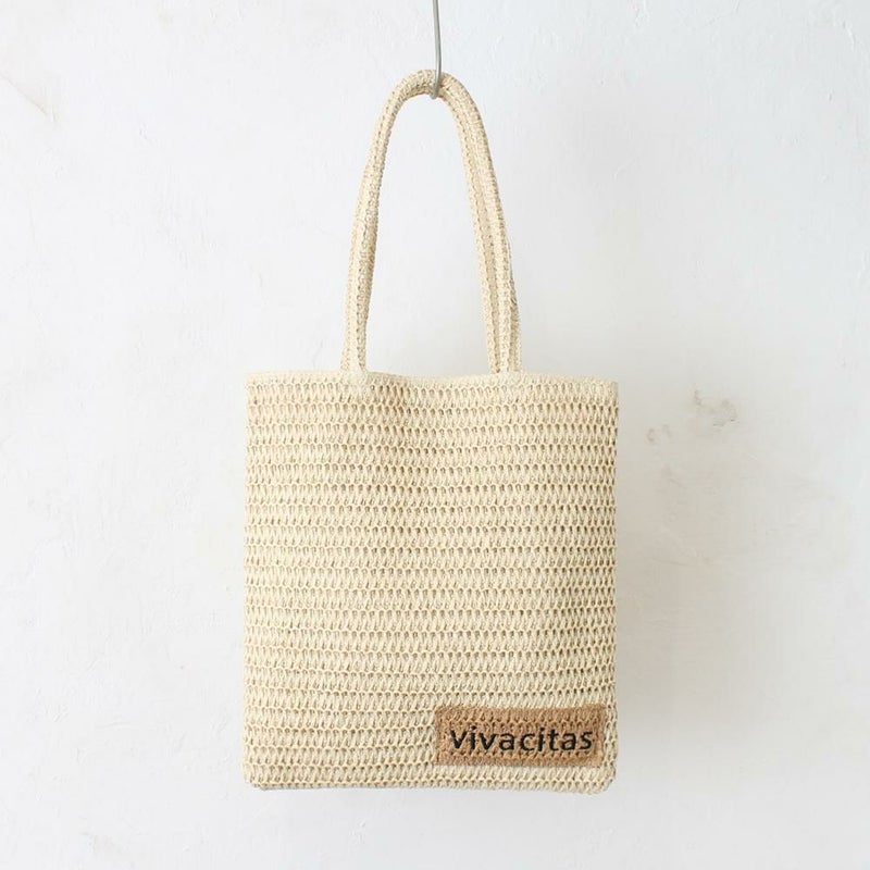 ライトベージュ