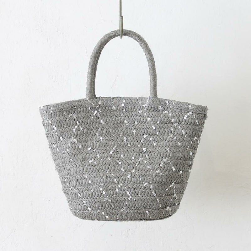 チャコールグレー