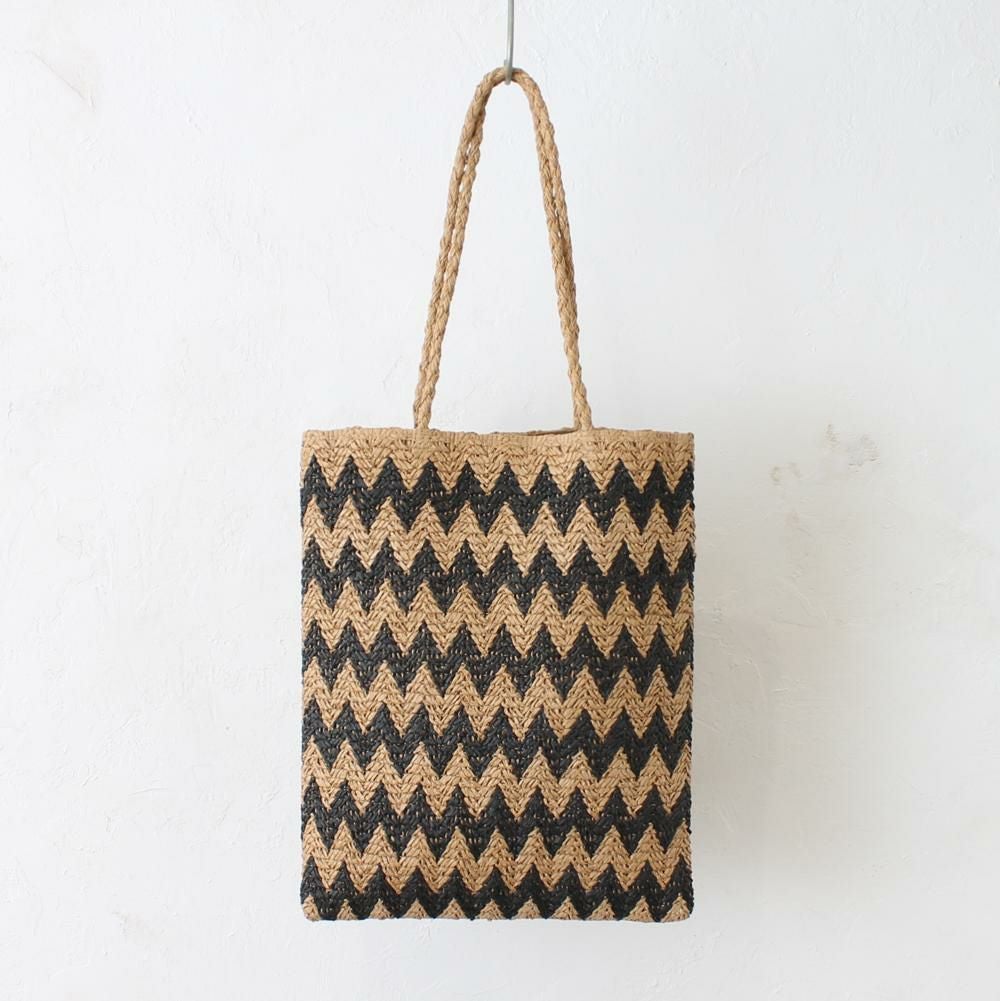 ベージュ×ブラック