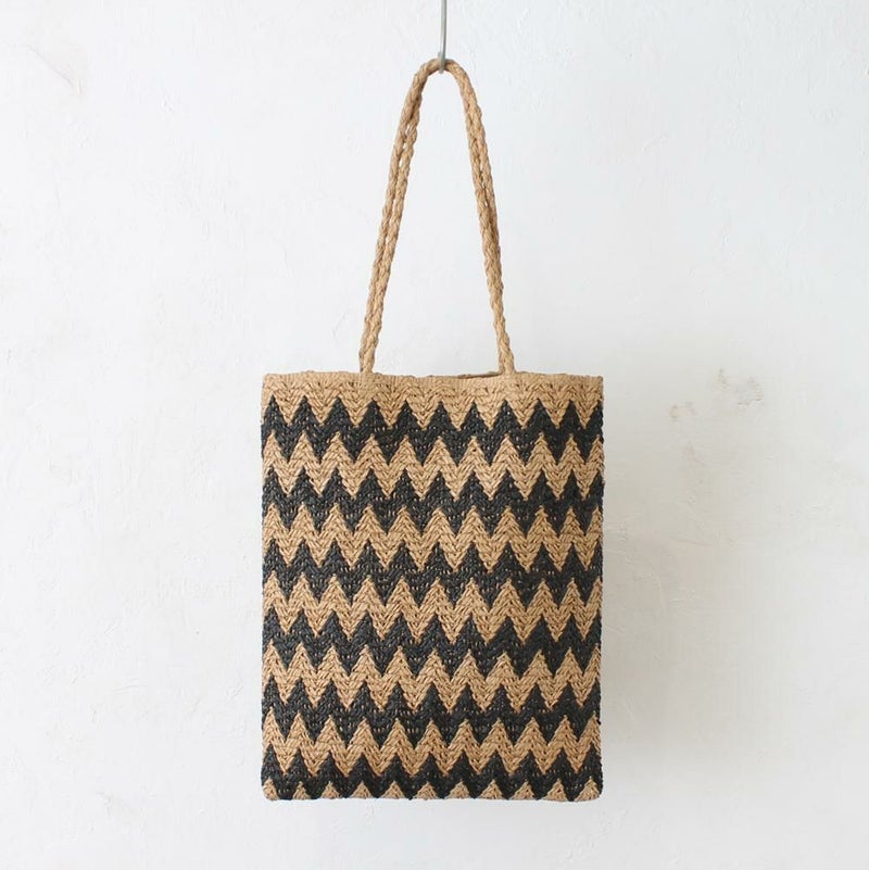 ベージュ×ブラック