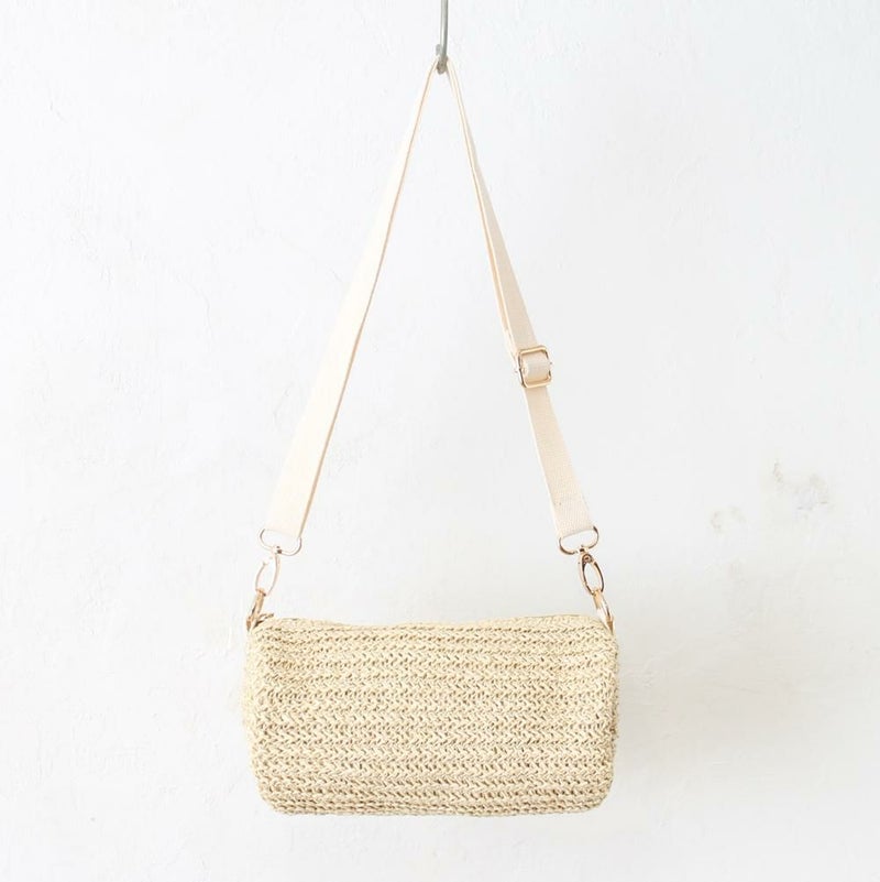 ライトベージュ