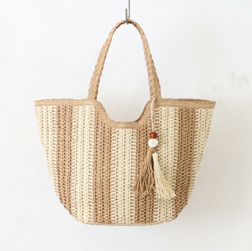 ライトベージュ×ベージュ