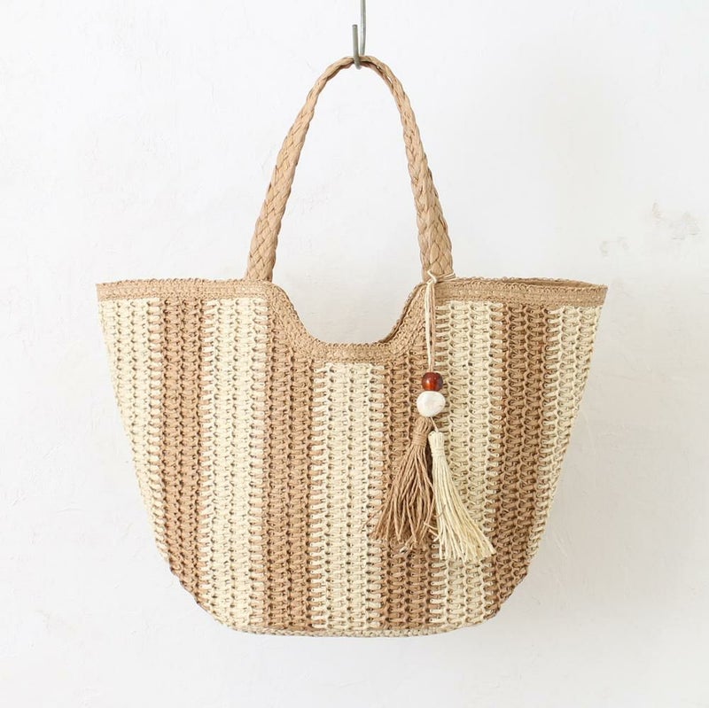 ライトベージュ×ベージュ