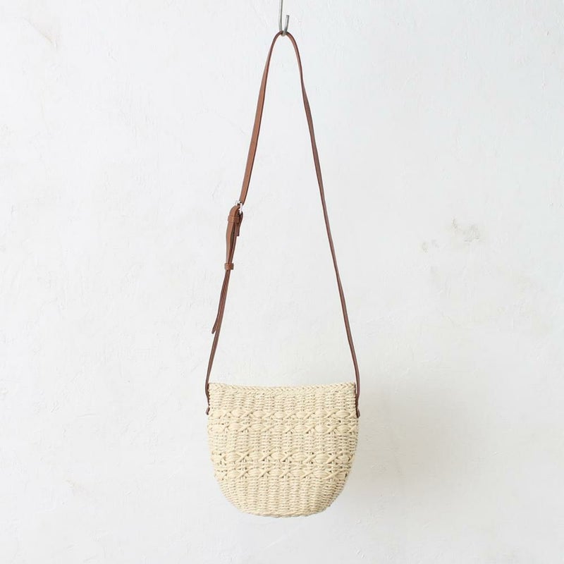 ライトベージュ