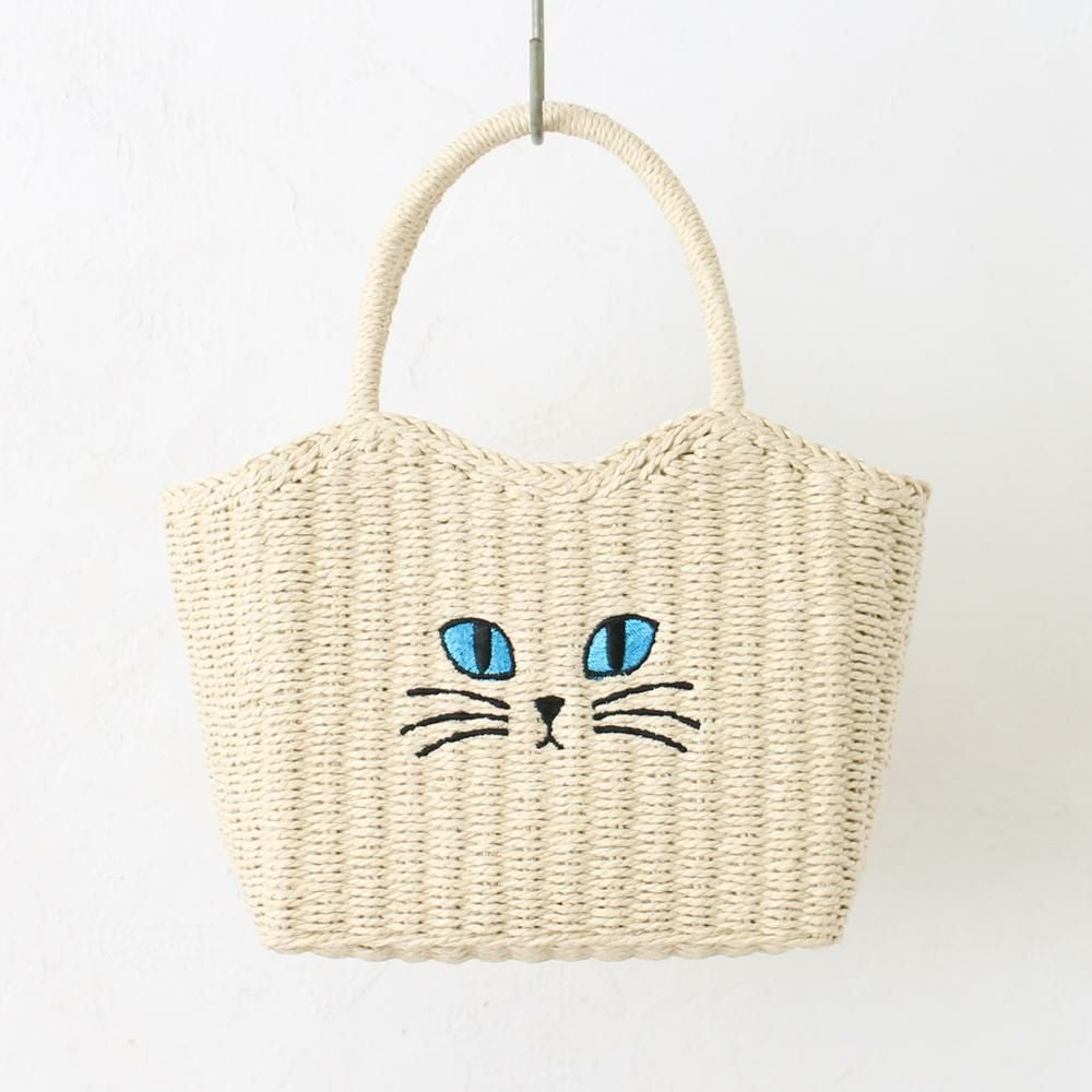 ライトベージュ