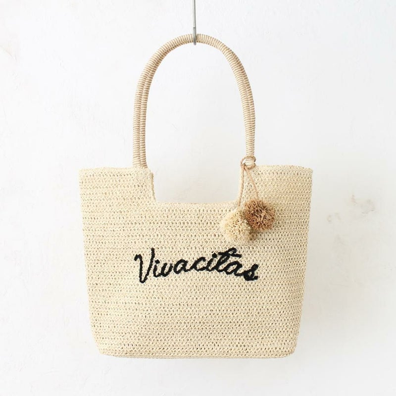 ライトベージュ