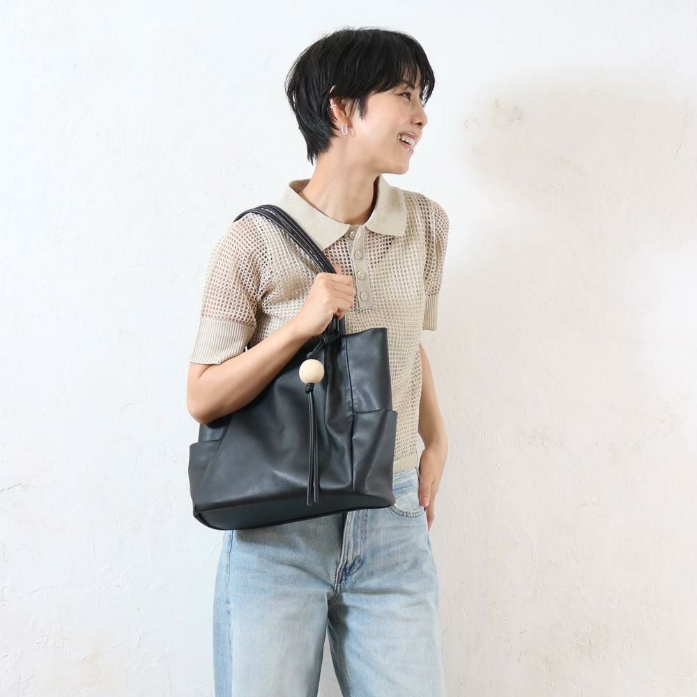 ウッドチャーム付きトート aristellaの商品ページ|ポルカポルカ