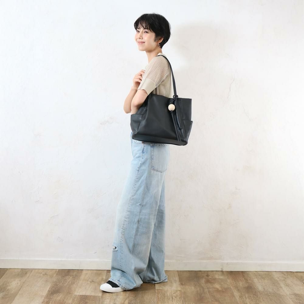 ウッドチャーム付きトート aristellaの商品ページ|ポルカポルカ