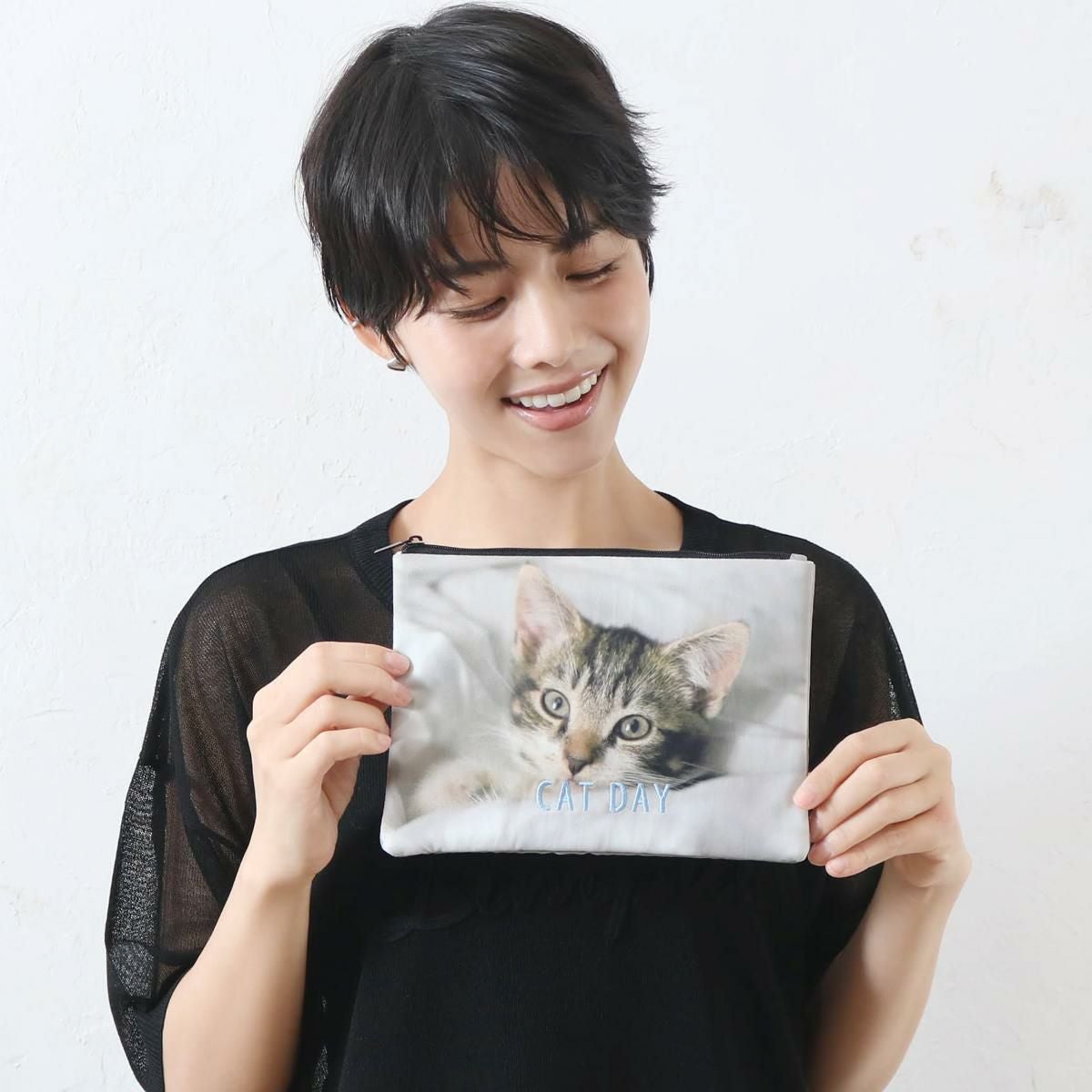 CAT DAYフラットポーチの商品ページ|ポルカポルカ