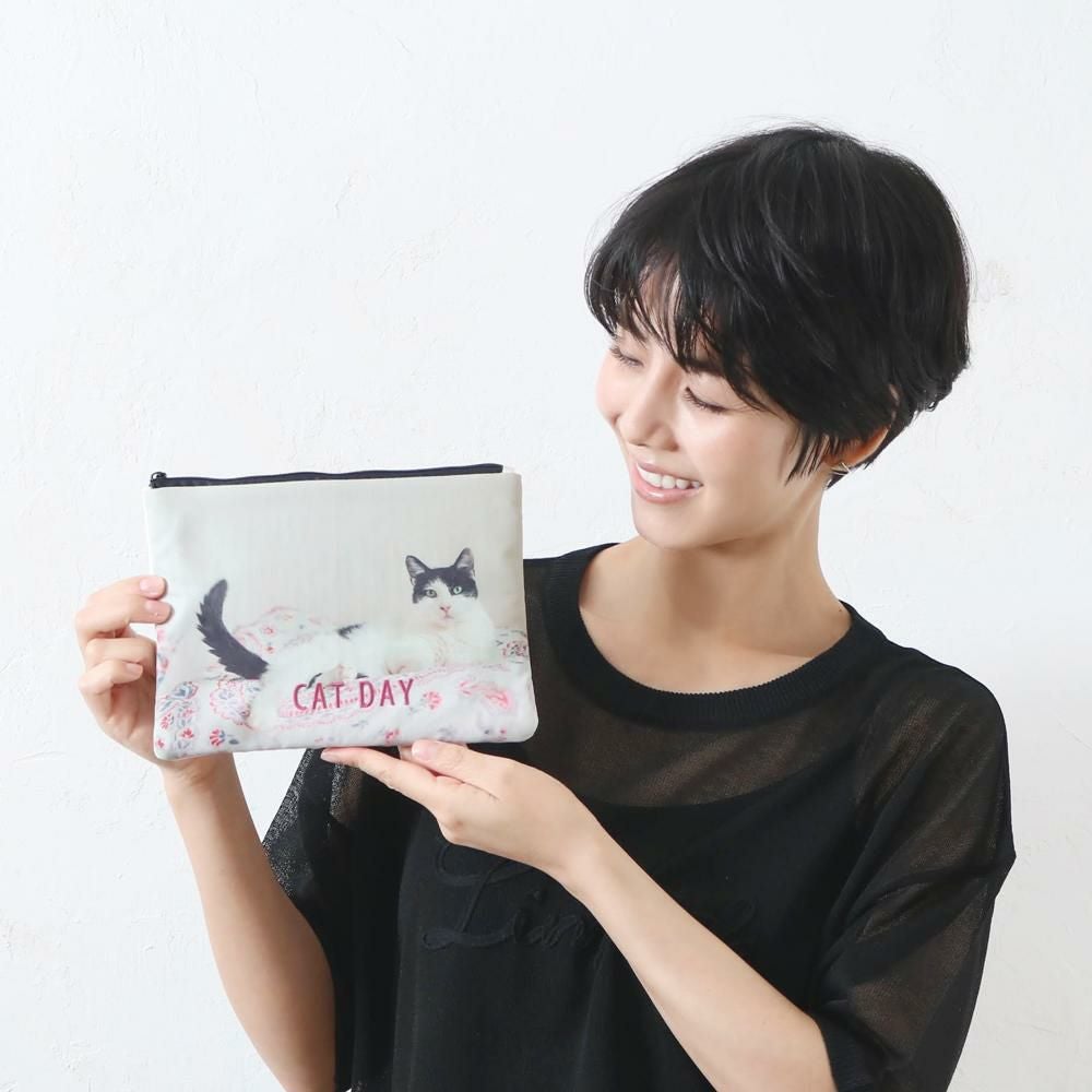 CAT DAYフラットポーチの商品ページ|ポルカポルカ