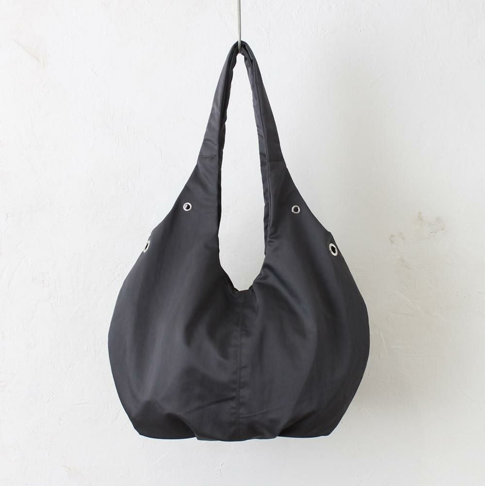 チャコールグレー